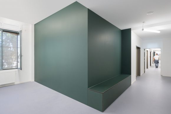 Flur im Polizeipräsidium Karlsruhe.