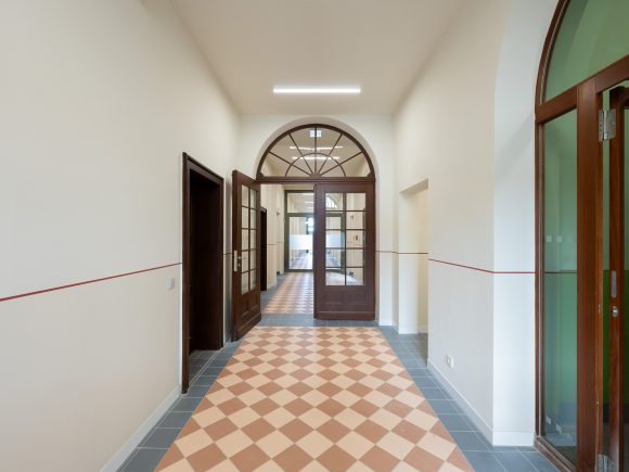 Innenansicht des Flurs im Polizeirevier Werdau.