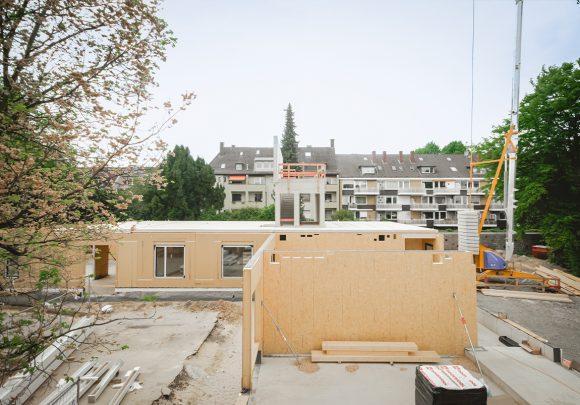 Baustelle in Holzsystembauweise der Andreas-Grundschule in Essen.