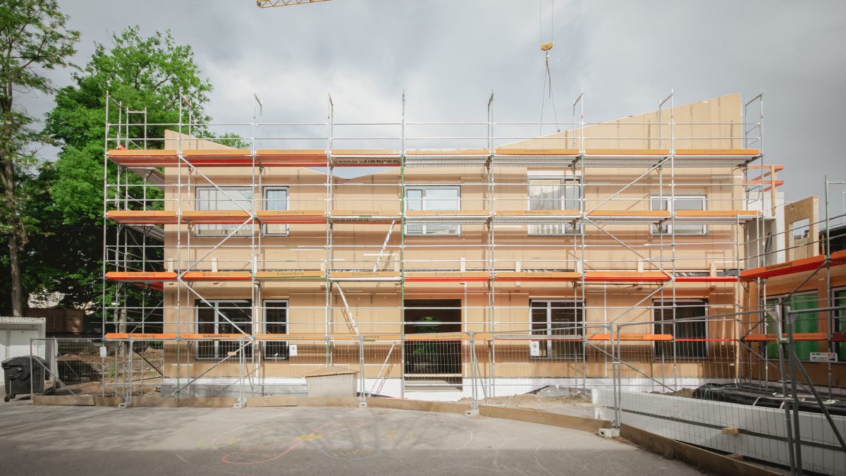 Baustelle in Holzsystembauweise der Andreas-Grundschule in Essen.