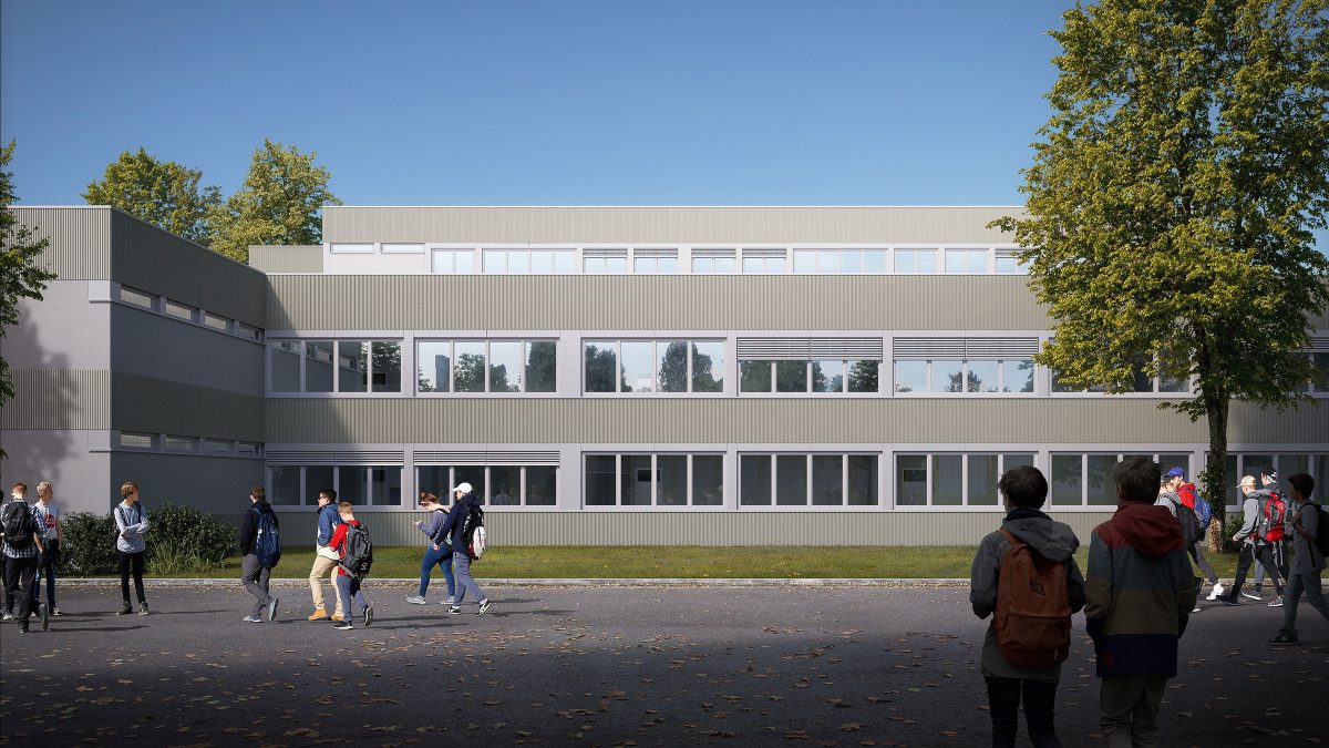 Schulhof mit neuer Fassade der Gustav-Heinemann-Gesamtschule in Mühlheim.