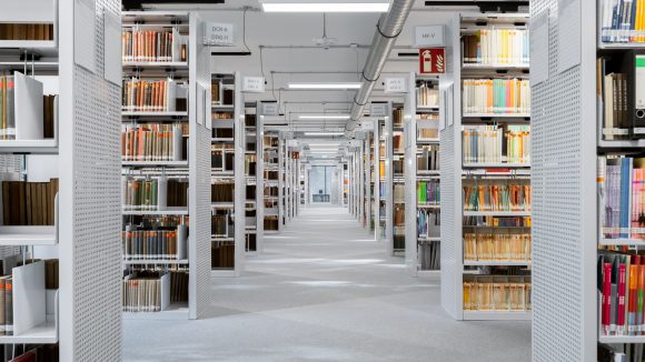 Der Innenbereich der Bibliothek des Georg-Eckert-Instituts in Braunschweig.