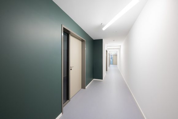 Flur des Polizeipräsidums karlsruhe