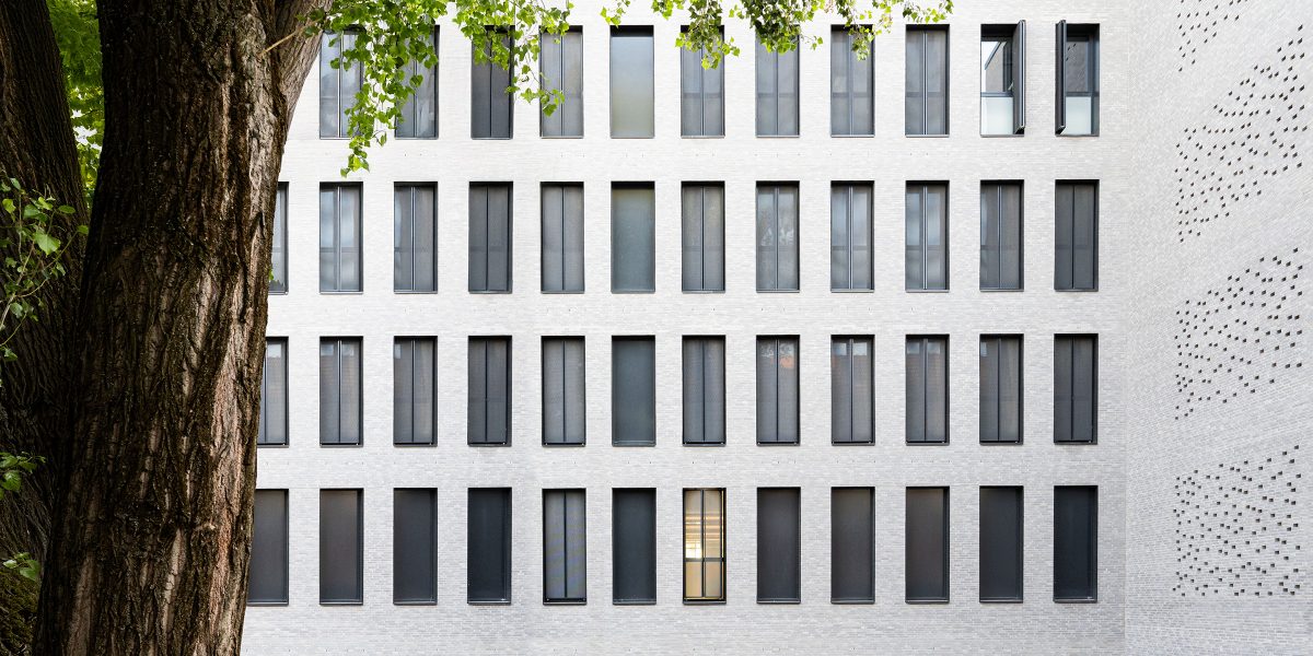 Klinkerfassade des Polizeipräsidums karlsruhe
